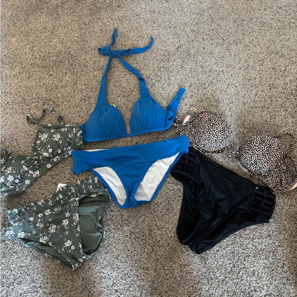 3 bikinis